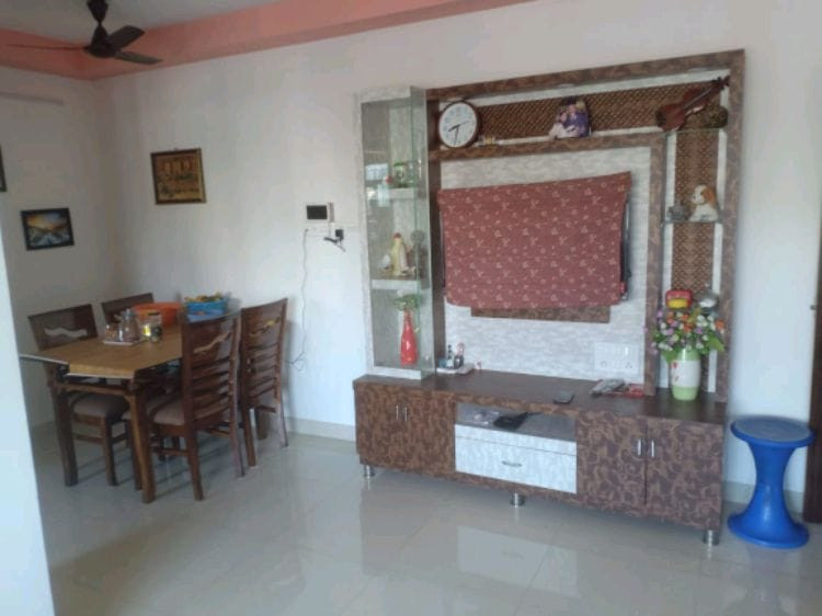 Available 2BHK Flat For Sale in KALPAVRIKSHA HEIGHTS - KANDIVALI WEST.-11
