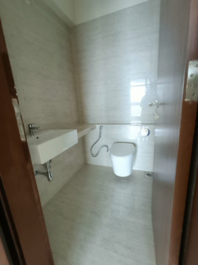 Available 3.5BHK Flat For Sale In AURIS SERENITY -T-2- Malad West-2